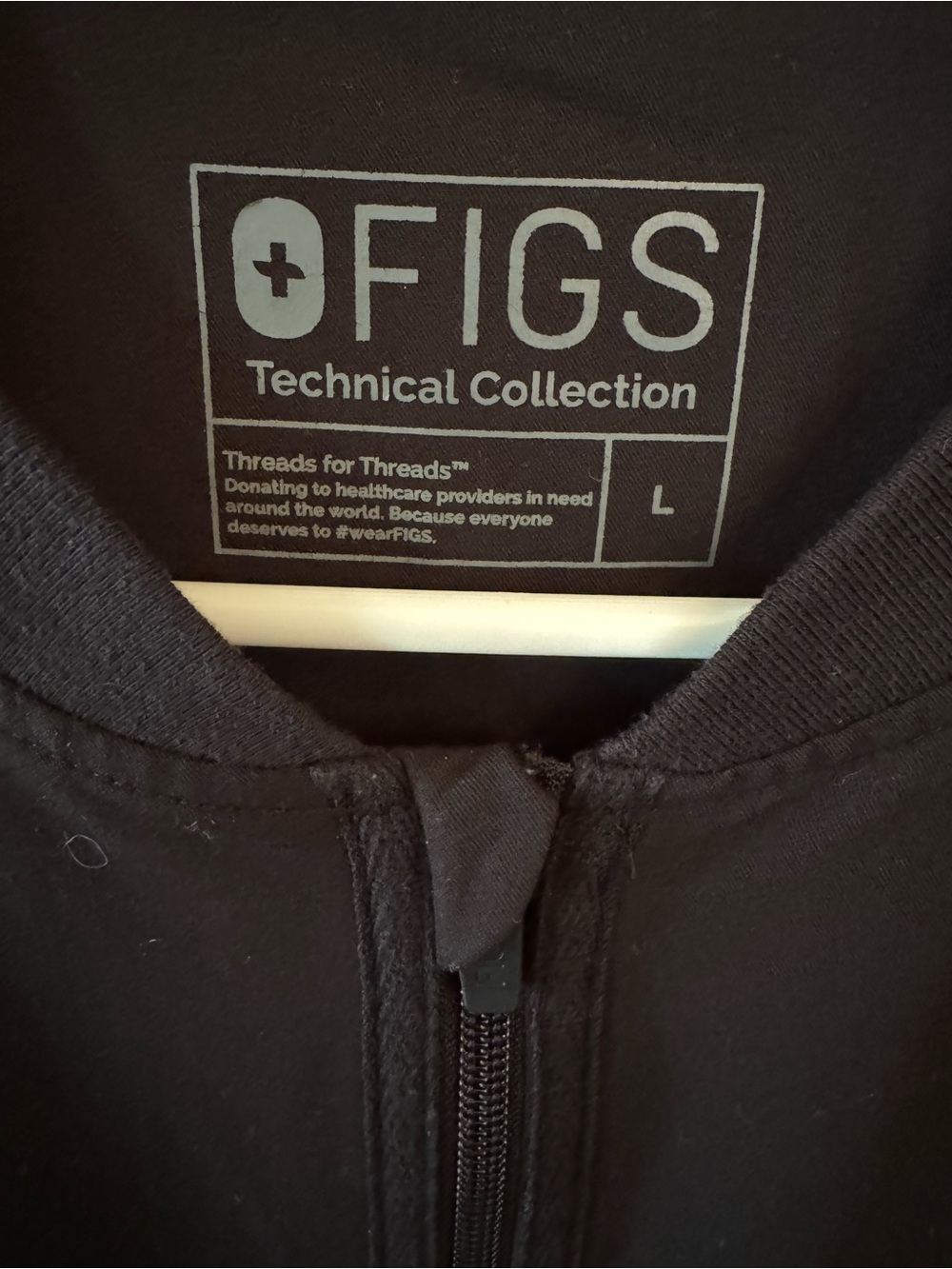 Large FIGS Black Bellery Scrub Jacket - Picture 2 of 6
